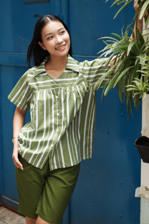 Bộ tay lỡ sọc xanh trắng lửng